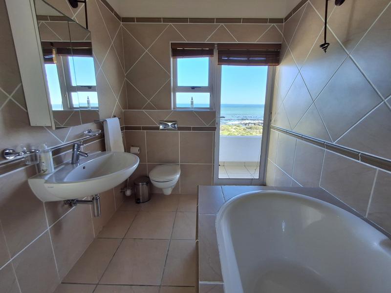 6 Bedroom Property for Sale in Duyker Eiland Western Cape